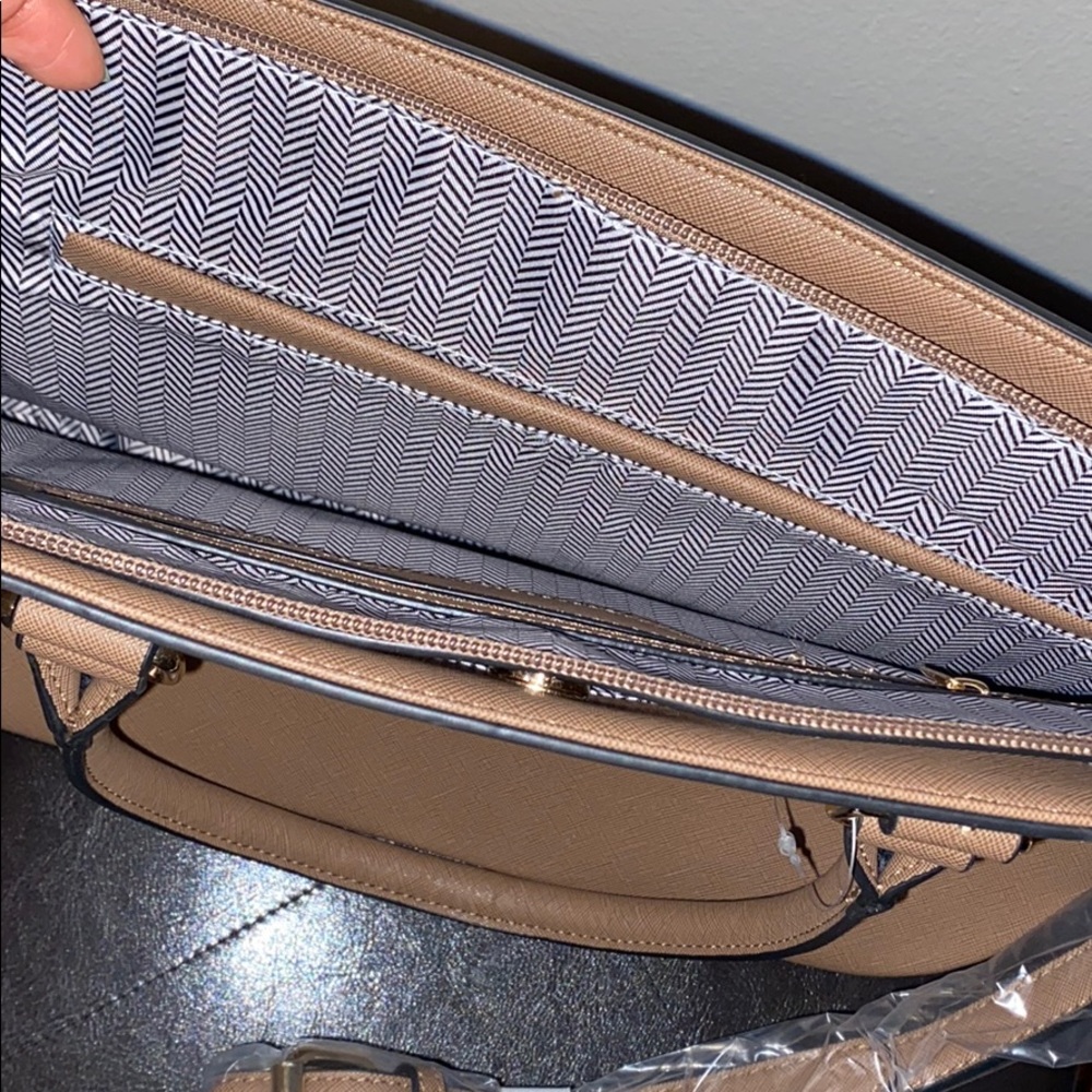 Bag - Picture 2 of 2